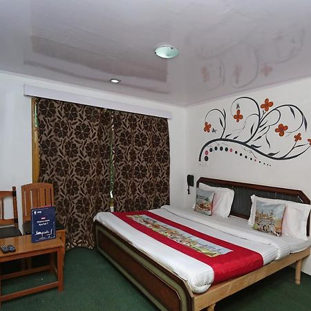 Oyo Flagship Hotel Palace ปาฮาลกัม ภายนอก รูปภาพ